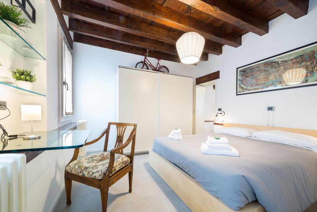 Appartement Ve.N.I.Ce Cera Casa Santo Stefano à Venise Extérieur photo